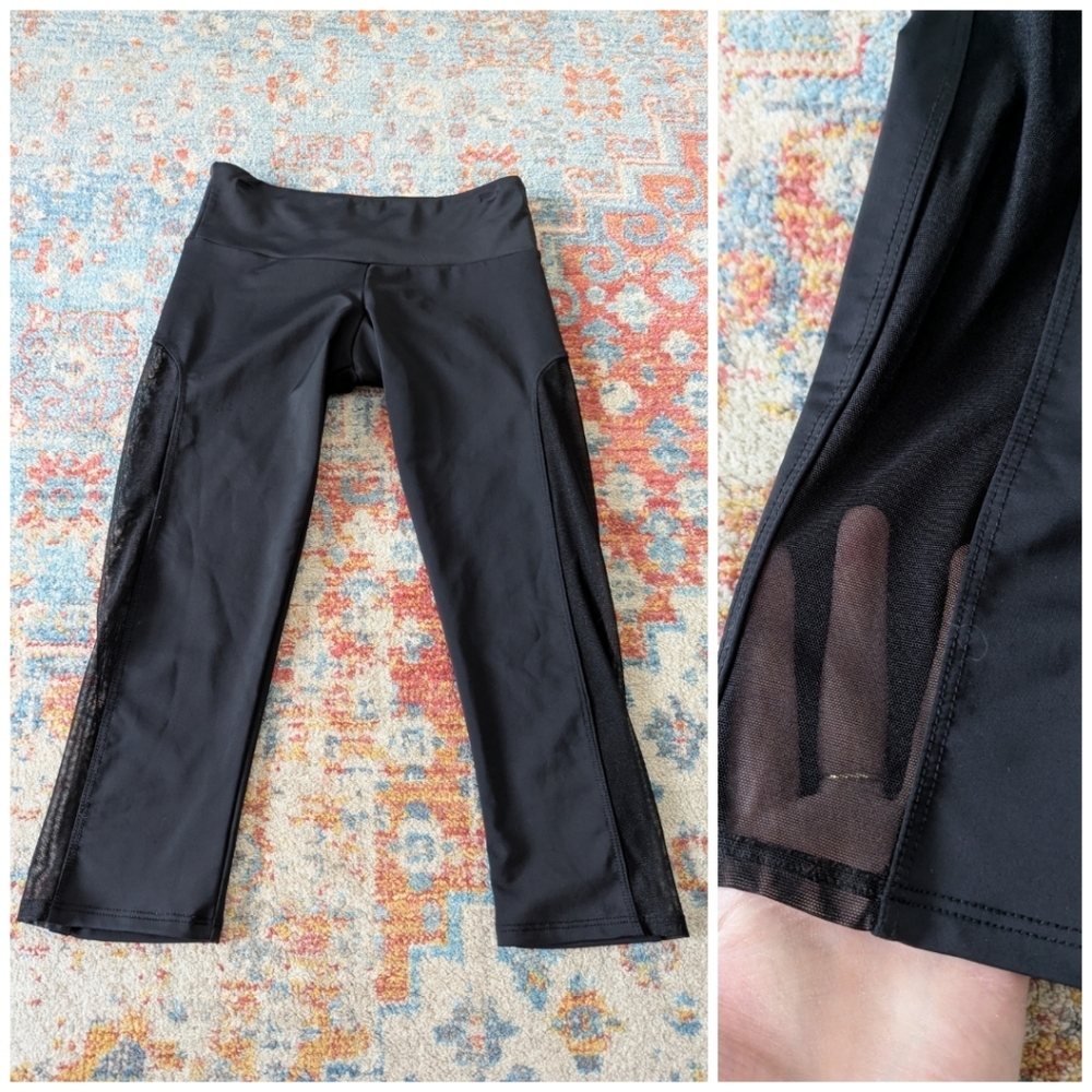 Onzie Flow Women’s XS Capri Length Black Leggings Mesh Suede Panel Detail 195